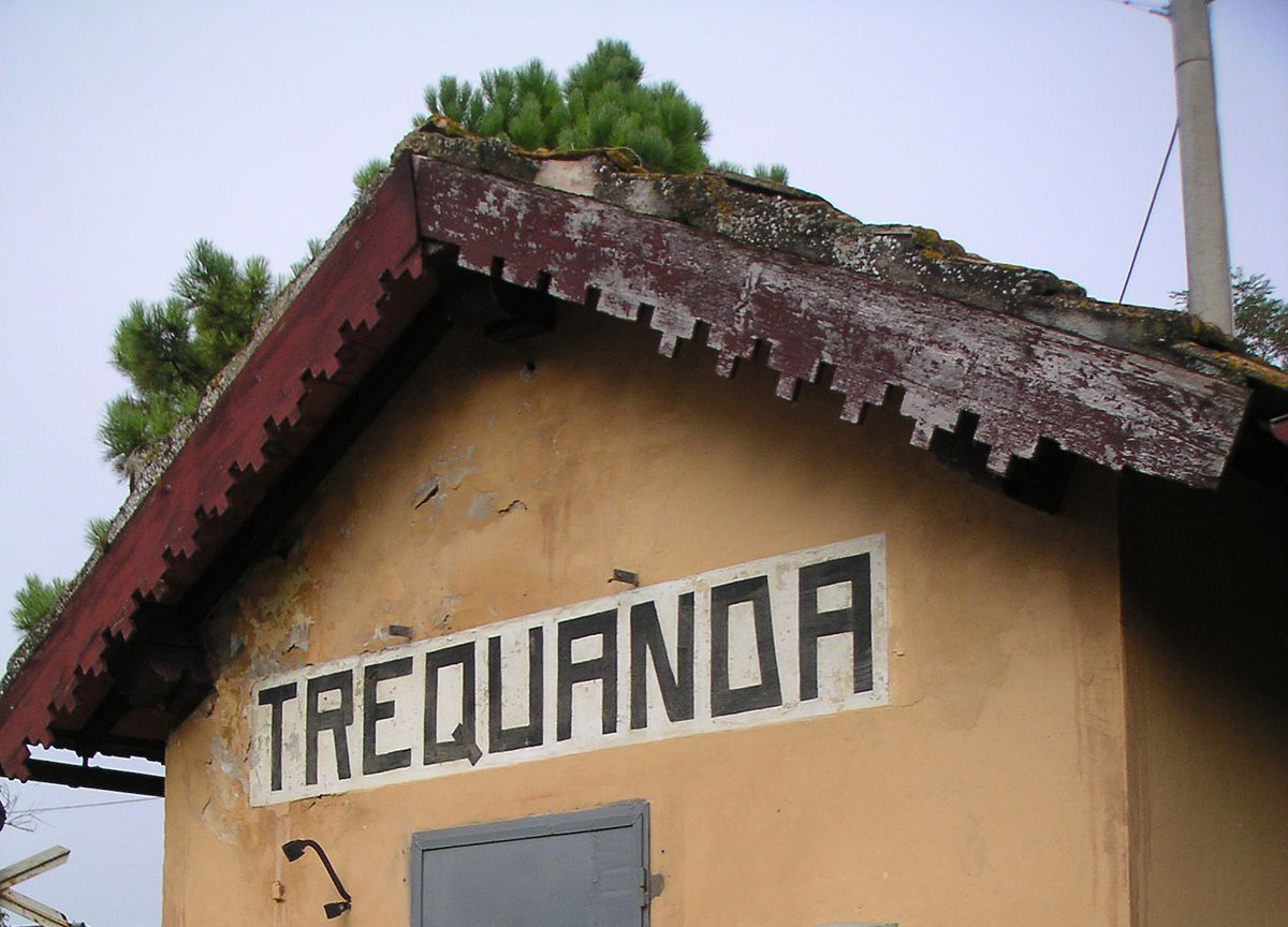 1200px-Stazione_di_Trequanda (1)